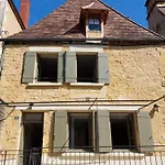 Maison Climatisee Avec Jardin Au Coeur De - Fr-1-616-399 *