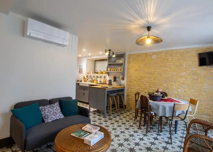 Maison Climatisee Avec Jardin Au Coeur De - Fr-1-616-399 * سارلا لا كانيدا